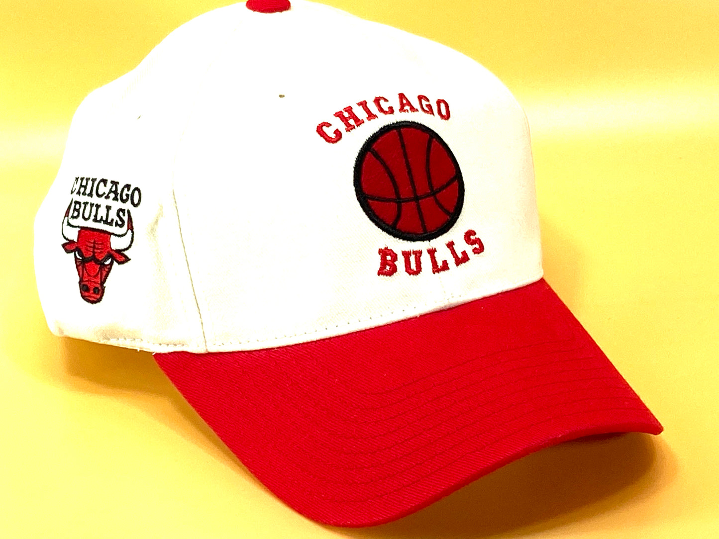 Chicago Bulls Vintage NBA White "Basketball" Cap by Annco